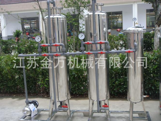 纯净水与矿泉水生产线中的核心水处理设备 反渗透脱盐与离子交换器